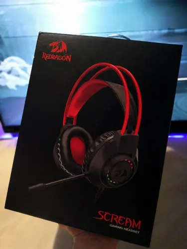 Headset Gamer Redragon Scream RGB P2 40mm Preto - H231G