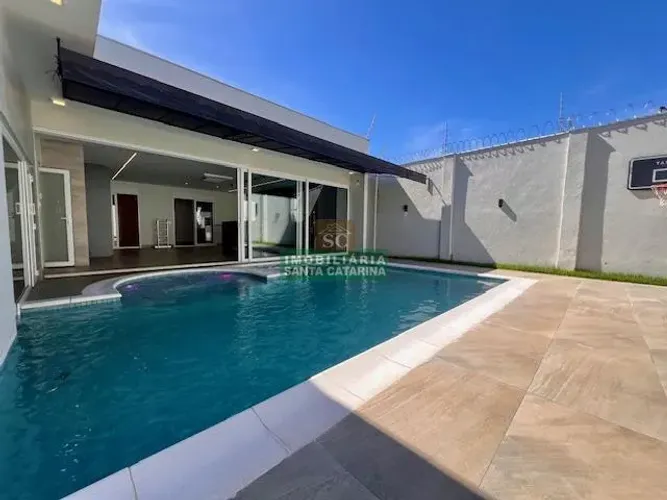 Casa à venda em Maringá, Jardim Alvorada, com 3 quartos, com 200 m²