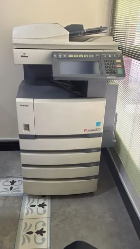 Multifuncional Laser Monocromática Toshiba studio 233 Liga Pra Aproveitar Peças.