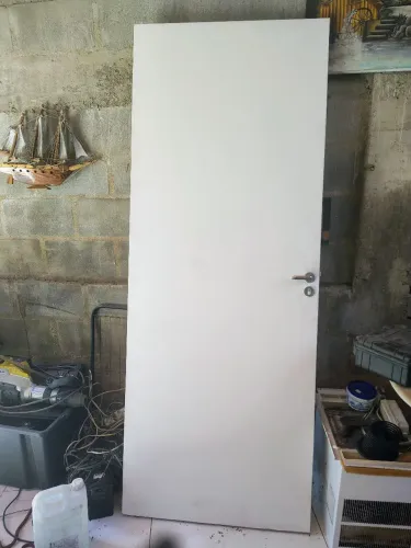 Porta com fechadura completa 150 reais