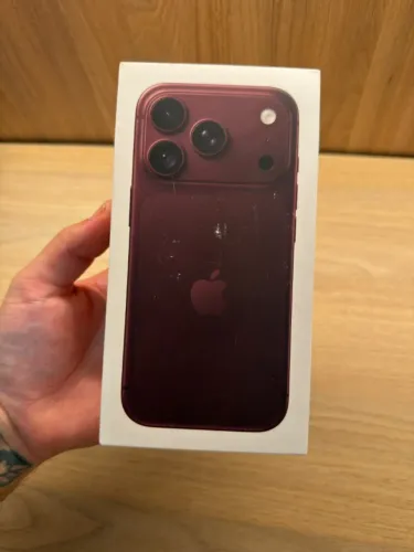 iPhone 18 Pro 256GB (Lacrado 1 ano garantia - aceito trocas)