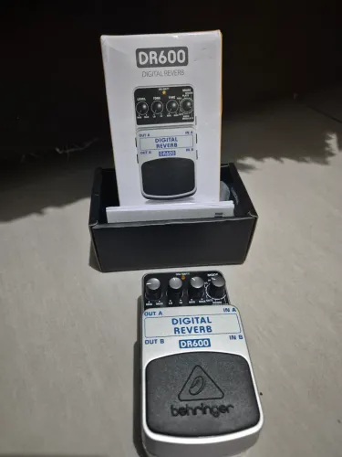 Pedal Reverb Behringer