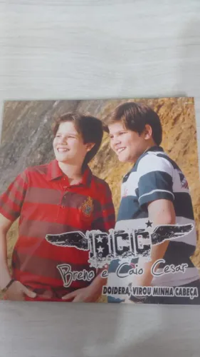 Cd musical Breno e Caio Cesar sertanejo usado.