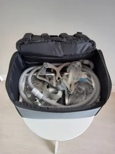 CPAP Auto Resmart GII E-0A-H-O e Umidificador Semi-novo, poucas vezes usado. 