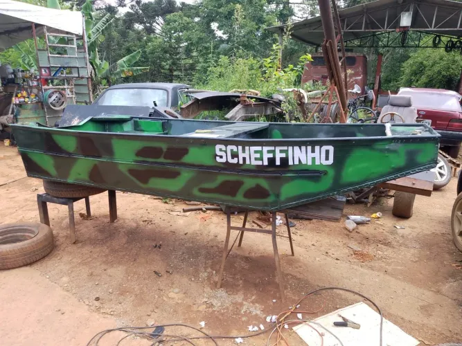 Barco em alumínio