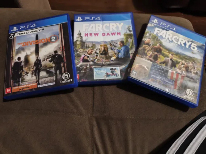 Lote com 3 Jogos de PS4 (The Division 2 + Far Cry 5 + Far Cry New Dawn)