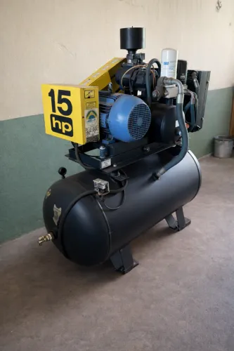 Compressor de Ar Industrial 15HP Metalmplan Airpower c/ Reservatório - 220V
