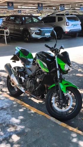 Kawasaki Z400.