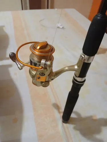 vende_se um molinete yomoshi tamanho 1000