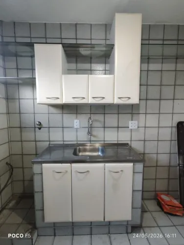 Armários Aéreos de Cozinha + Prateleiras em Vidro Temperado
