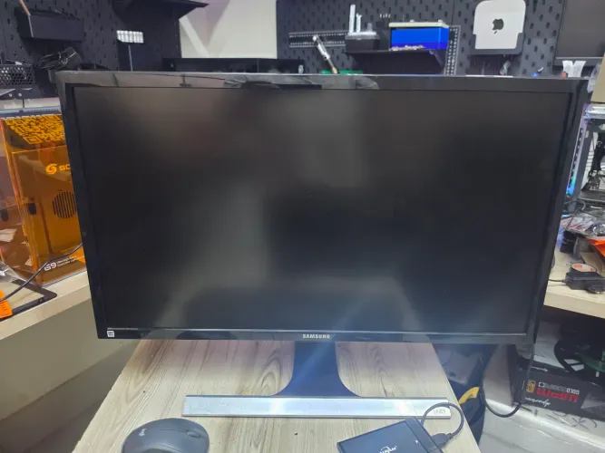 Monitor UHD Samsung 28" 4k, 1ms, HDMI, DP, Série UE590