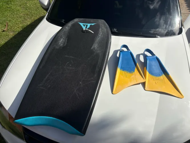 Bodyboard Gt + Nadadeira Gyroll