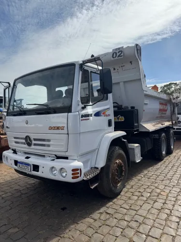 Mercedes 2423 Caçamba traçado