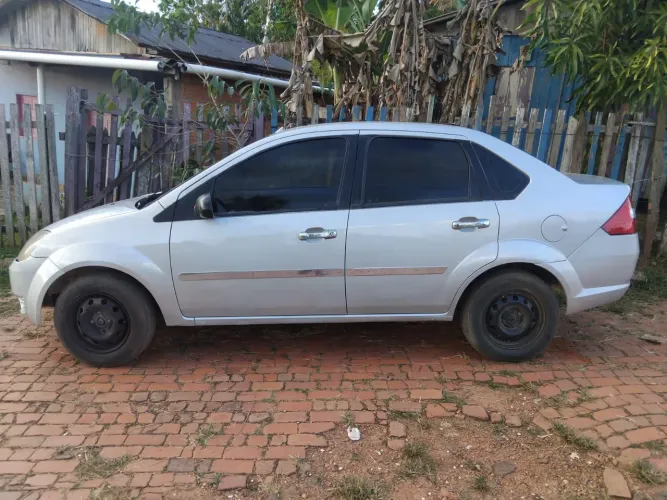 Ford Fiesta Sedan 1.0 8V Flex 4P 2007