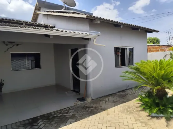 Casa na 403 sul 3 quartos codigo: 270308