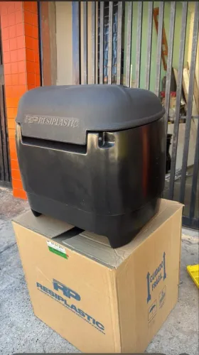 VENDO BAÚ 90 L NOVO