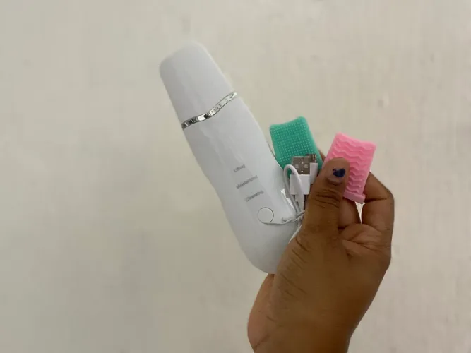 Aparelho peeling. Para limpeza de pele