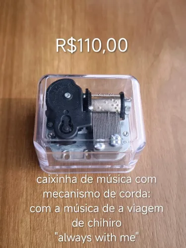 Caixinha de música com mecanismo de corda