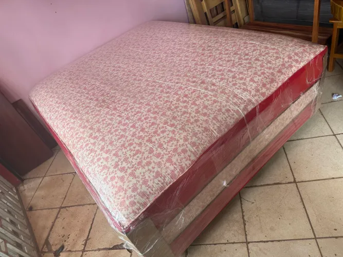 Cama Queen mola ensacada nova 