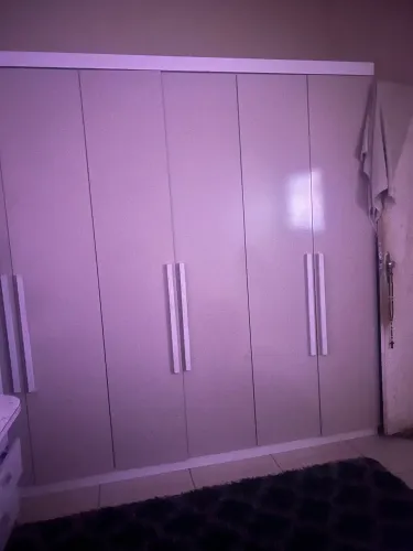 Guarda roupa ,um mês de uso , vendo pq vou me mudar ele eh grandão