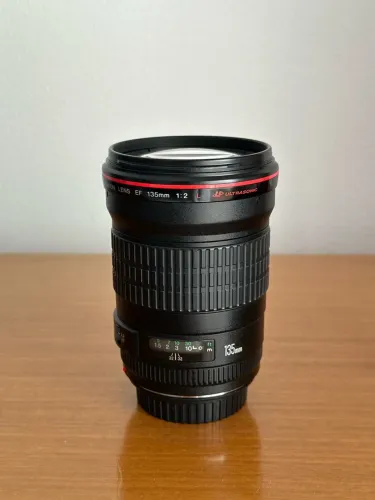 Canon 135mm L F2.0