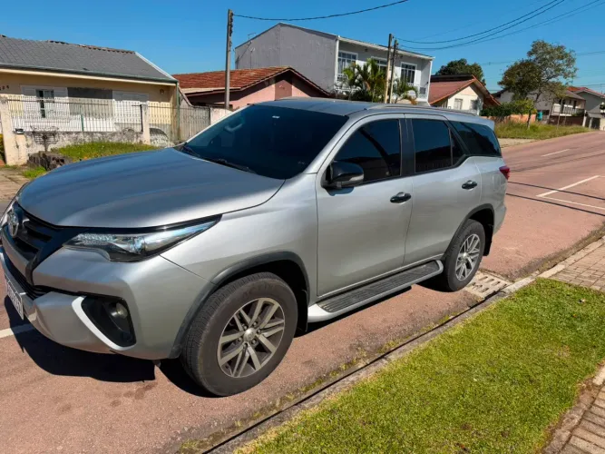 Toyota Hilux SW4 SRX 4X4 2.8 TDI 16V Dies. Aut. 2017