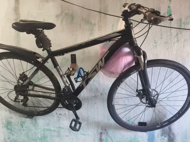 Bicicleta aro 29 em alumínio,freio a disco e amortecedor dianteiro.