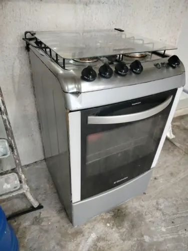 Vendo fogão (( 250,00)) funcionando 