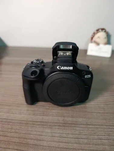 Corpo de Câmera Canon Mirrorless R100