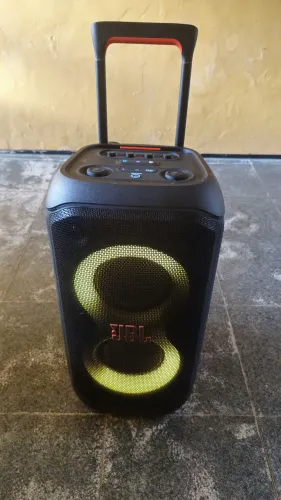 Caixa JBL Partybox stage 320 Portable.