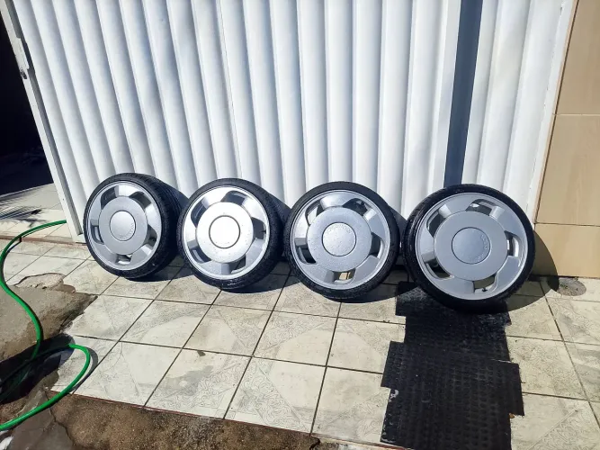 vendo ou troco rodas aro 17 pneus novos *
