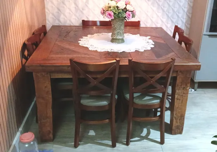 Mesa em madeira Maciça