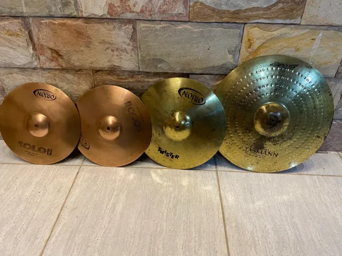 Pratos de bateria