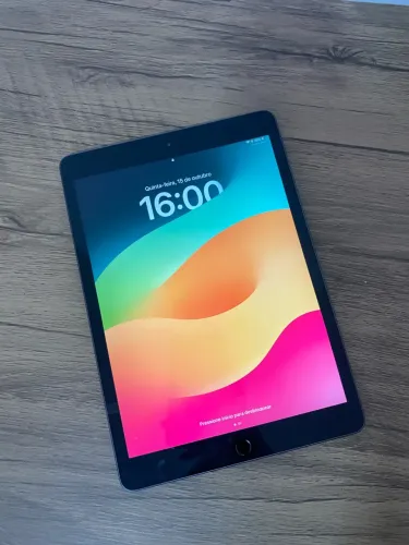 iPad 7ª geração 32 GB - Usado