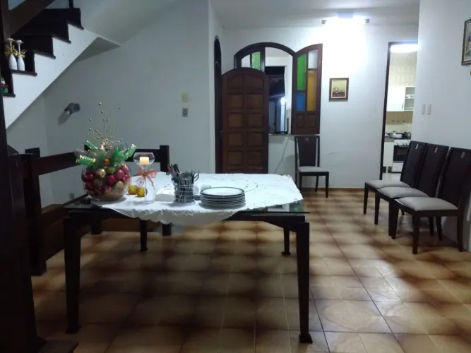 Mesa de sala 6 cadeiras