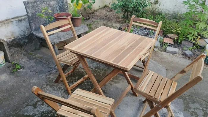 Conjunto de Mesa 4 Cadeiras