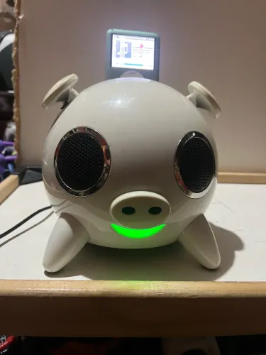 caixa de som portátil em formato de porquinho, iPig Speaker