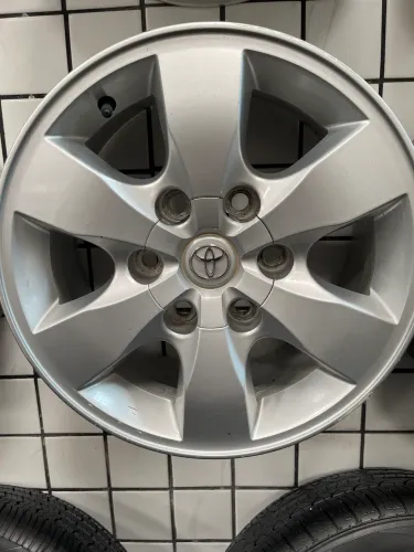 Rodas aro 16 Hilux SW4 semi nova 