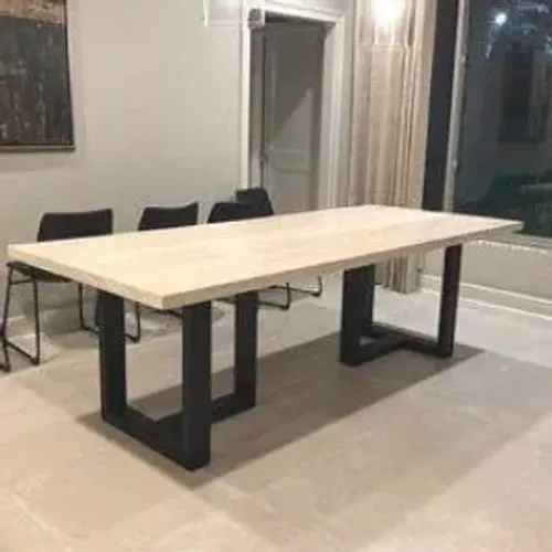 Mesa de metalon