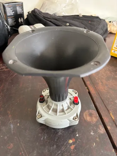 Corneta D250x
