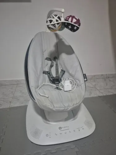 Cadeira de Balanço Elétrica 4moms mamaRoo 5.0 - A mais recente, Completa e Original