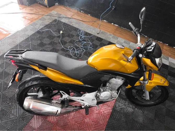 Cb300 Em Dias E Recibo Em Branco