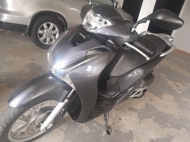 Honda SH 150 novinha