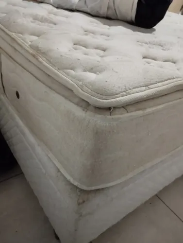 Cama de casal baú usada