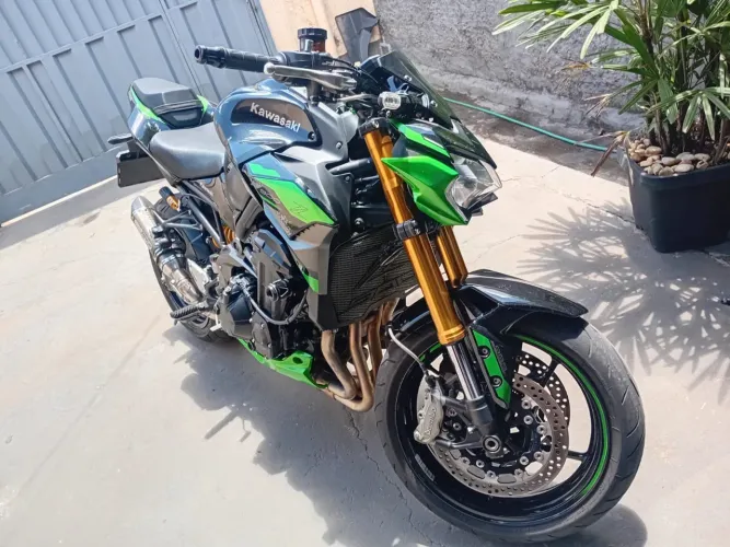 Vendo KAWASAKI/ Z900 R EDITION