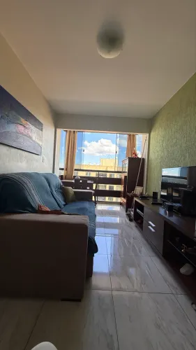 Apartamento com Varanda no SRL, Quadra 02
