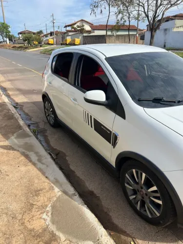 Fiat Palio Sporting 1.6 Flex 16V 5P 2014