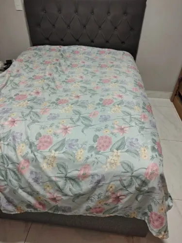 Cama de casal com cabeceira