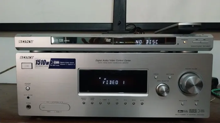 Receiver Sony Str 1510 5.1 brinde dvd. Funciona bem  só en esteteo