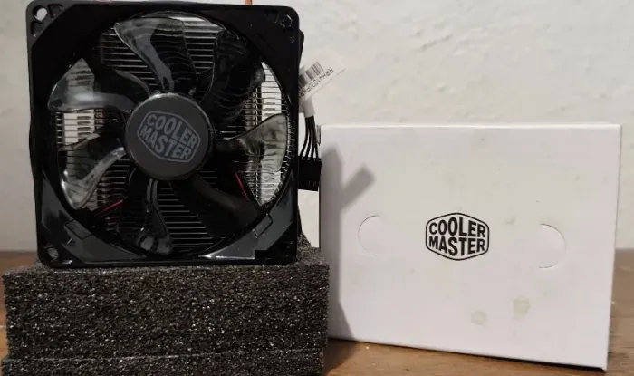 Cooler para Processador Intel/AMD Cooler Master Hyper H410R LED Vermelho PWM 92 mm